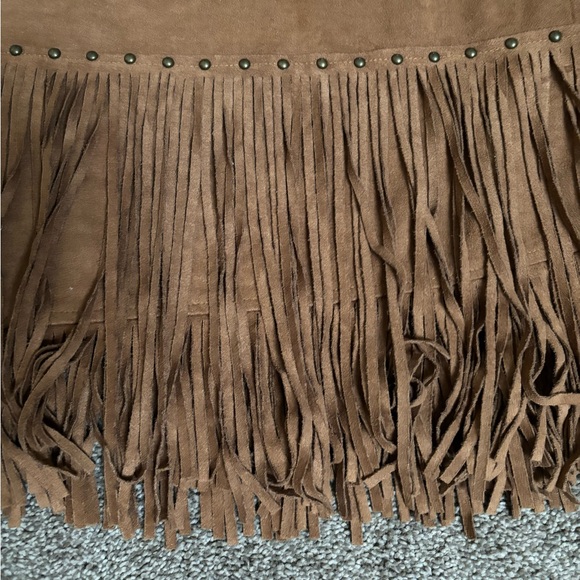 Stylish Fringed Brown Mini Skirt - Picture 3 of 4